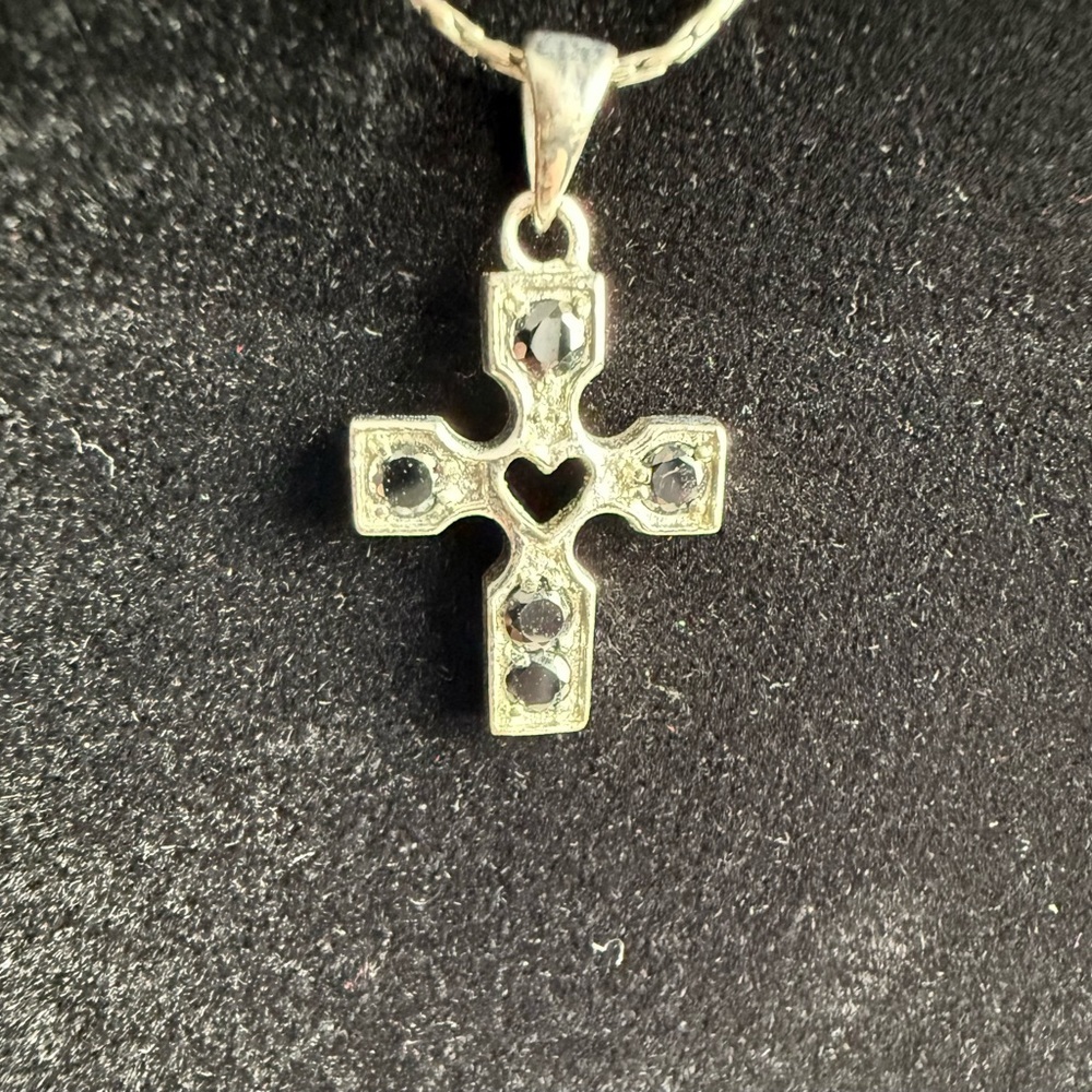 Elegant Silver Cross Pendant Necklace with Faceted Black Stones - Picture 3 of 4